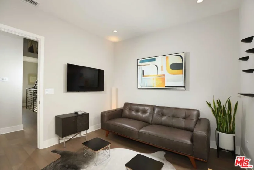 1400 N Fuller Avenue #19 photo 18
