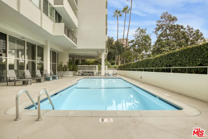 10433 Wilshire Boulevard #808 photo 30