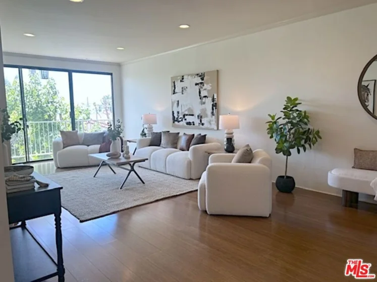 8455 Fountain Avenue #302 photo 1