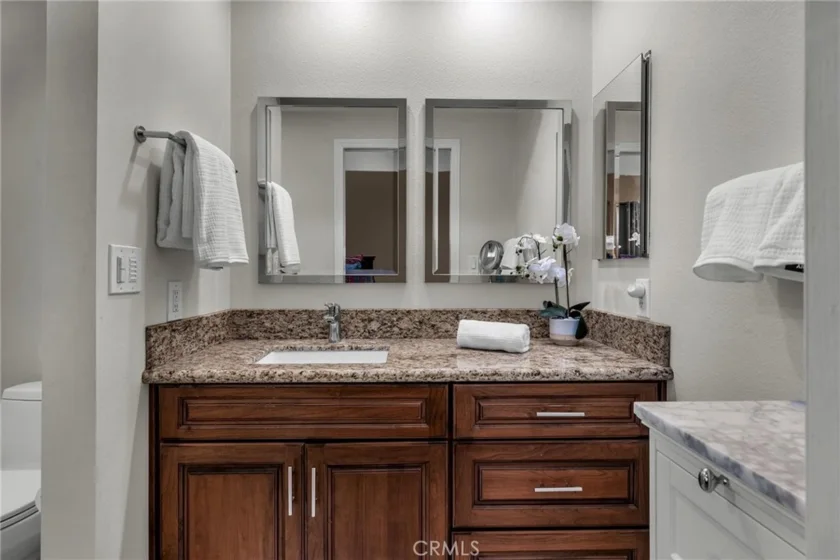 21555 Burbank Boulevard #47 photo 9