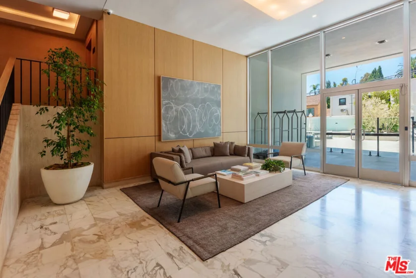 999 N Doheny Drive #211 photo 19
