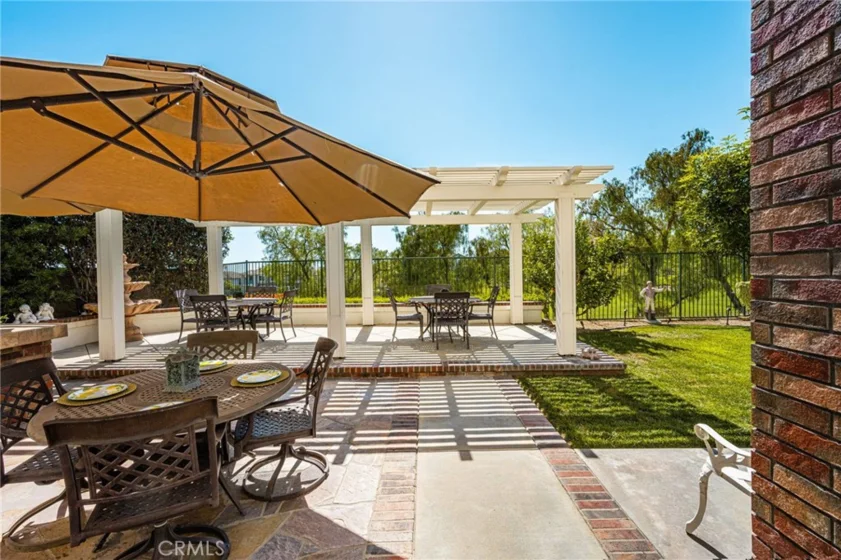 4001 Balmoral photo 26