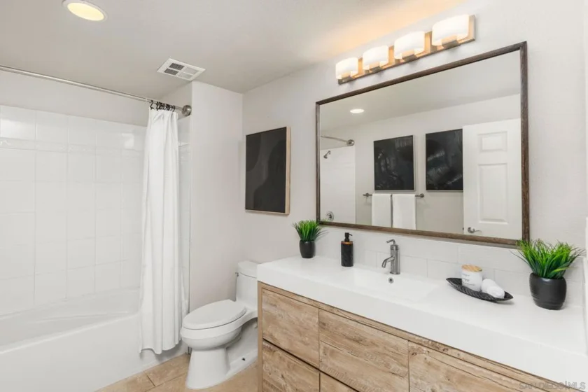 1240 India Street #307 photo 3