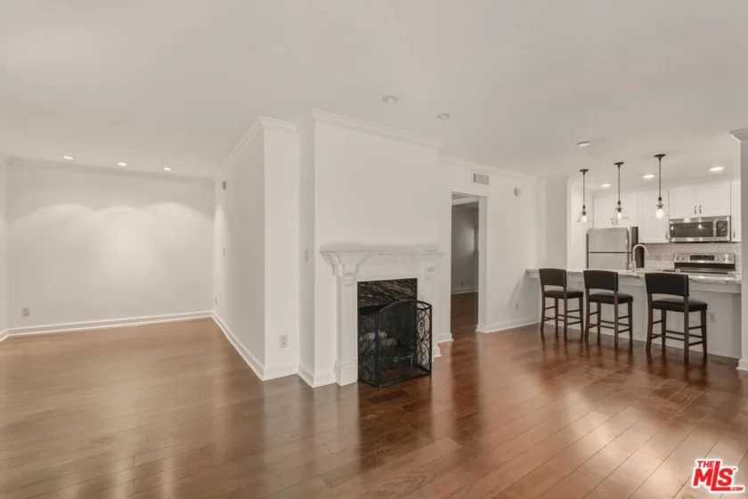 141 S Clark Drive #225 photo 1