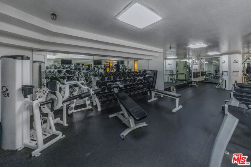 121 S Hope Street #429 photo 26