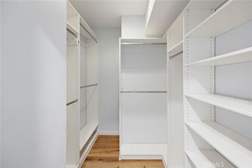 520 S Barrington Avenue #116 photo 28