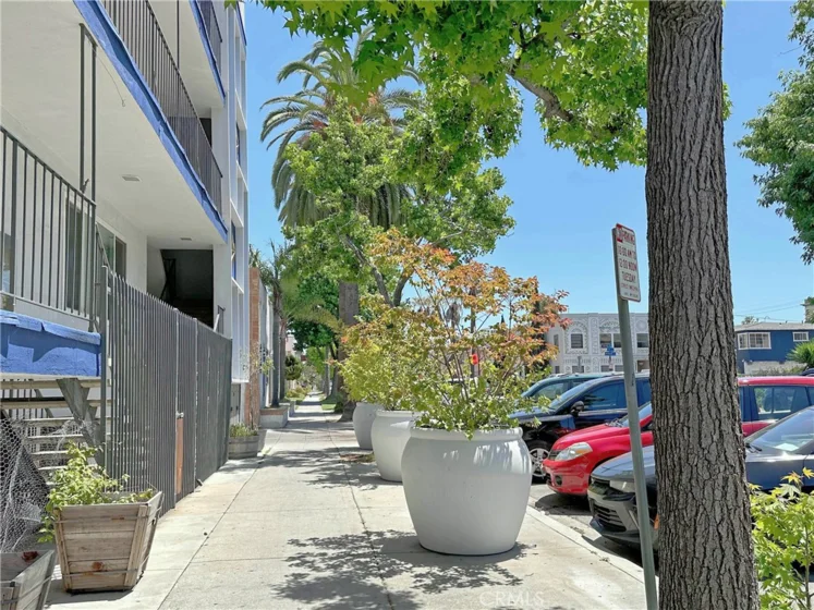 801 E 1st Street #18 photo 19