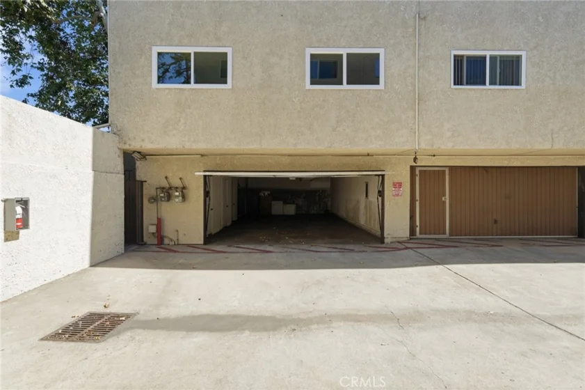 7439 Woodman Avenue #54 photo 35