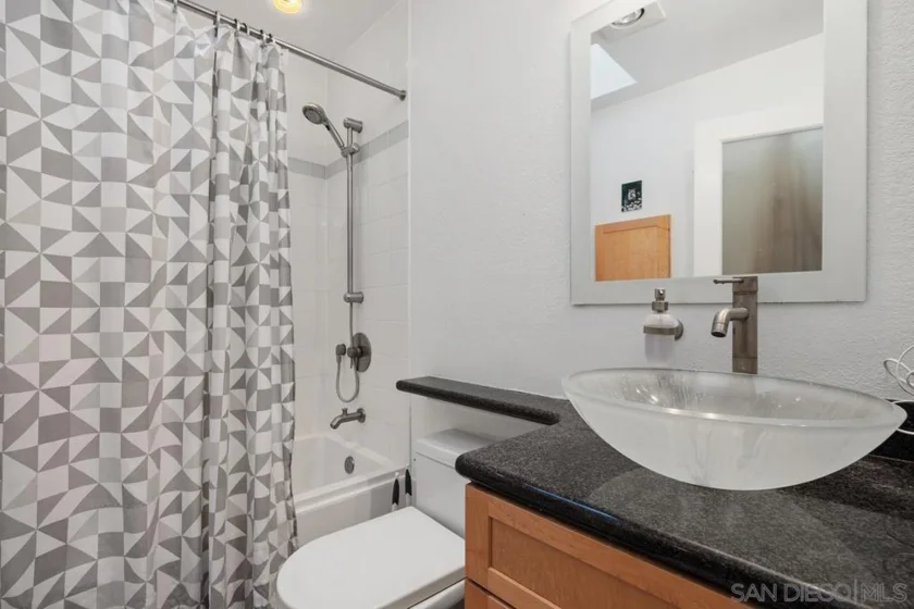 1435 Essex #7 photo 6