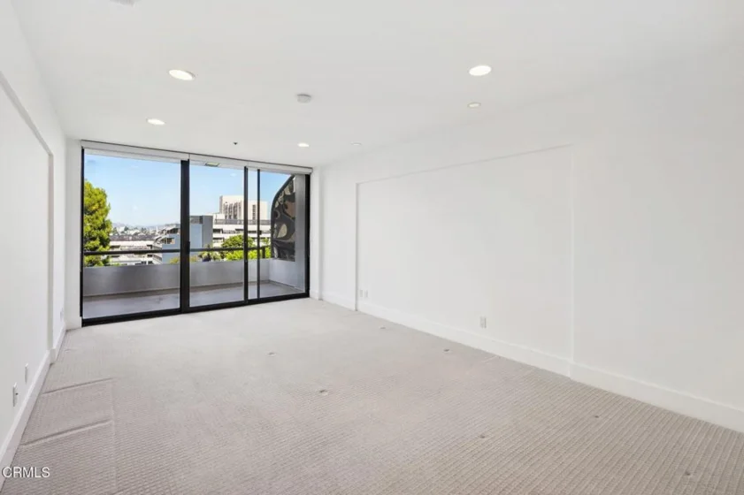 121 S Hope Street #408 photo 10
