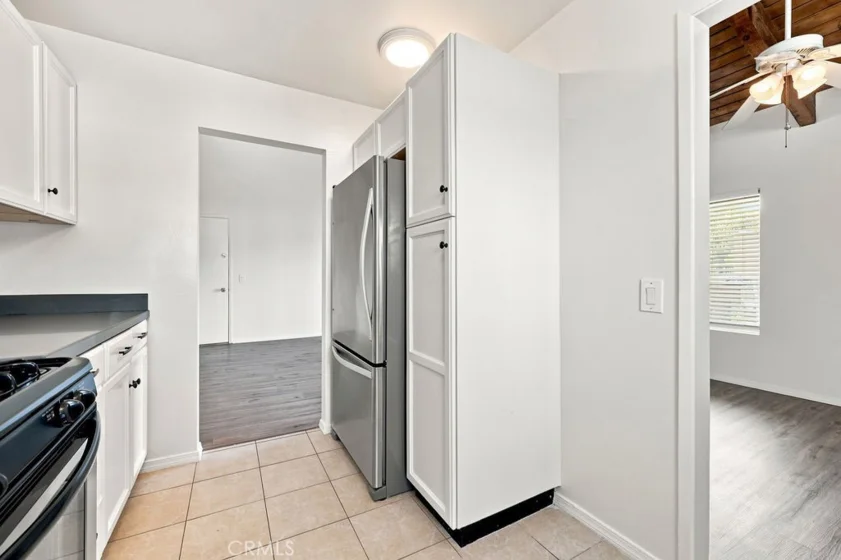 18350 Hatteras #211 photo 10