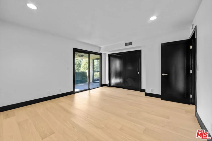 9025 Keith Avenue #302 photo 24