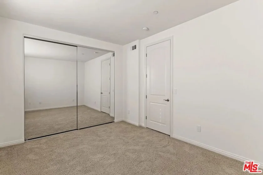 1810 S Barrington Avenue #5 photo 19