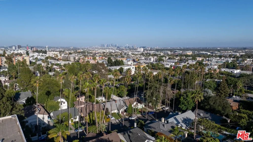 7560 Hollywood Boulevard #309 photo 30