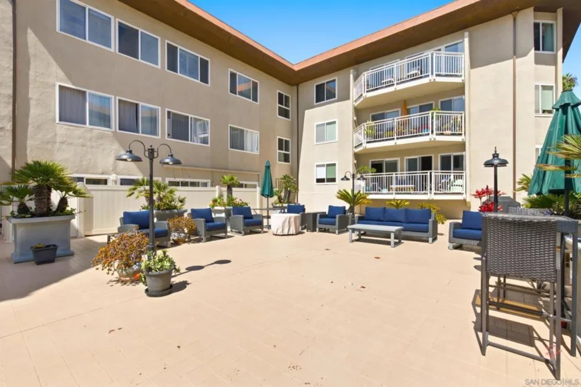 5366 La Jolla #305C photo 35