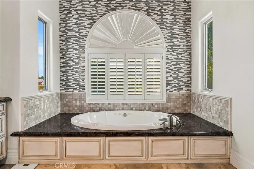 42580 Avenida Escala photo 50