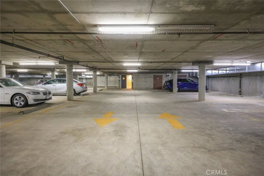 128 N Oak Knoll #206 photo 35