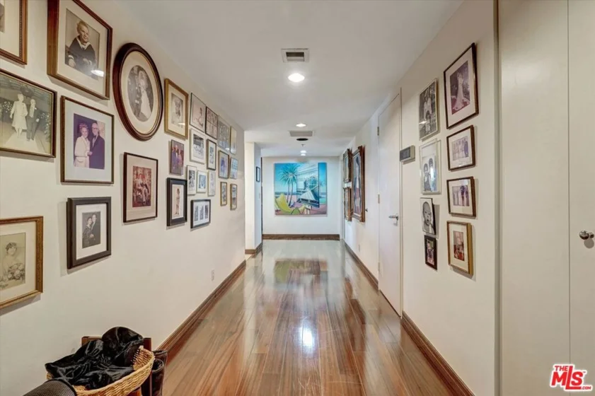 10445 Wilshire Boulevard #504 photo 8