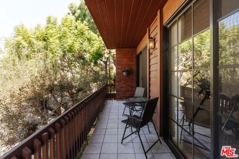 10336 Almayo Avenue #302 photo 17