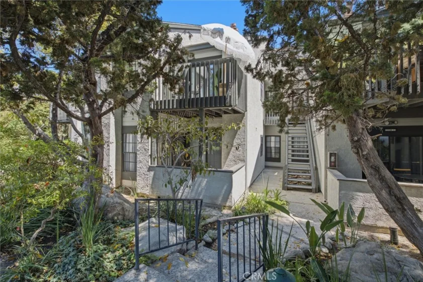2538 W Macarthur Boulevard ##J photo 33