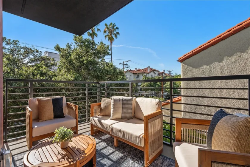 150 S Oak Knoll #103 photo 36