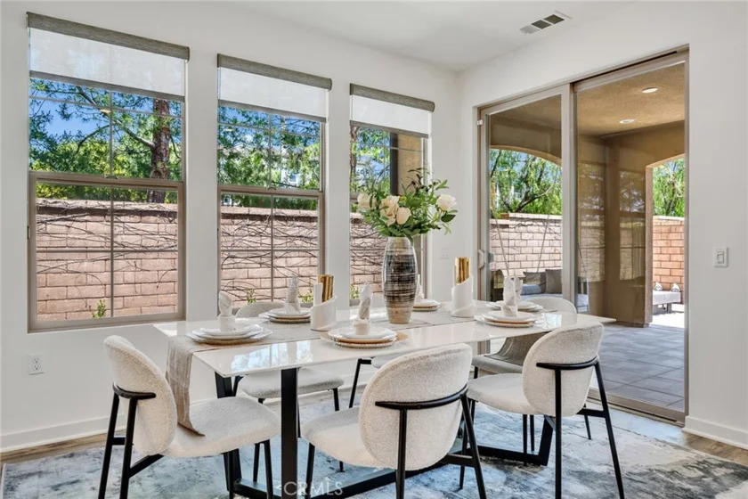 182 Finch photo 10