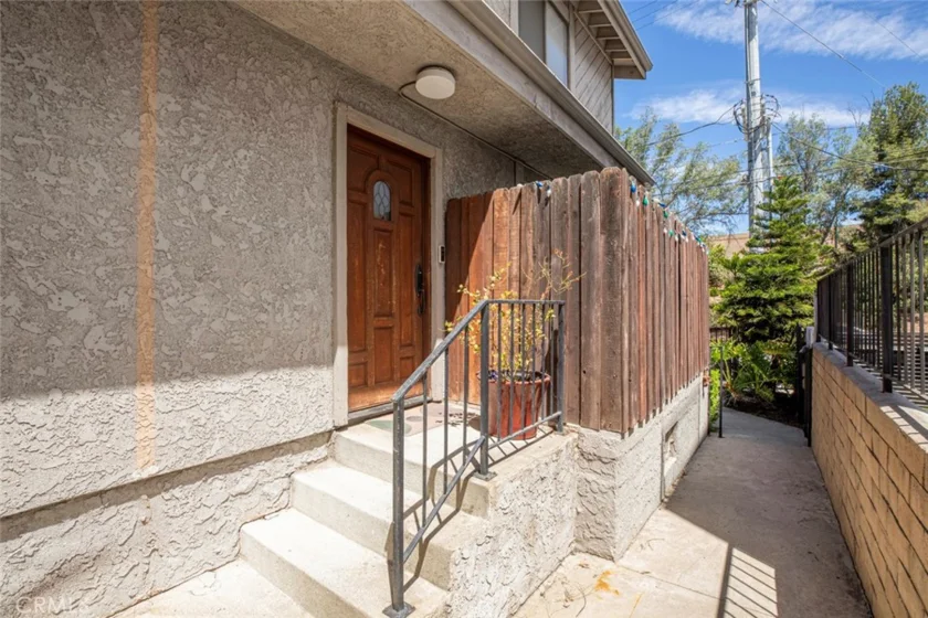 6847 Haskell Avenue #1 photo 5