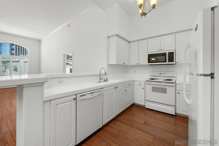 9229 Regents #L427 photo 10