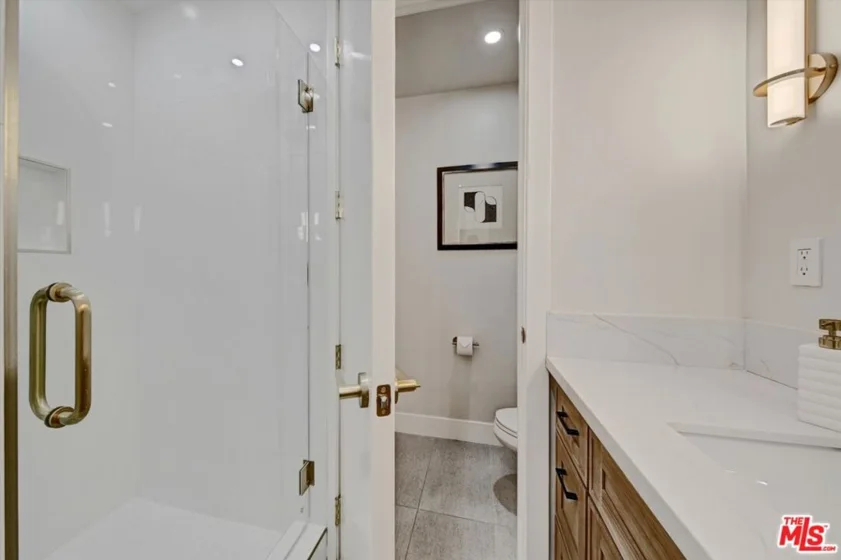 7560 Hollywood Boulevard #106 photo 17