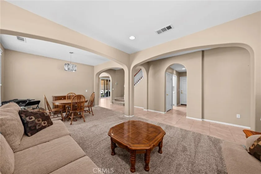 45729 Elm Place photo 3