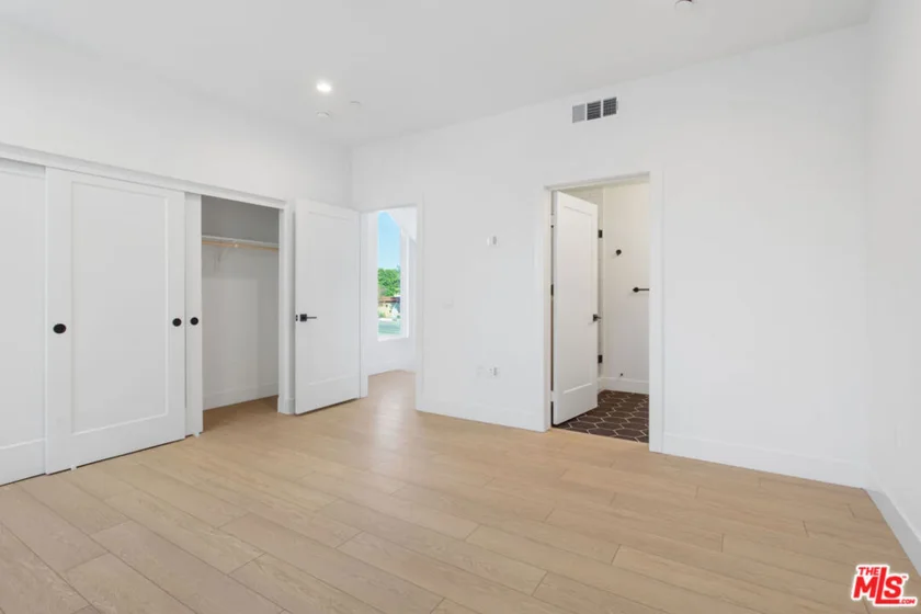 11212 W Victory Boulevard #7 photo 10