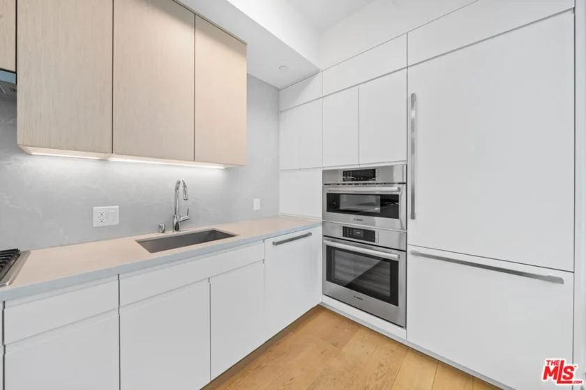 877 Francisco Street #1128 photo 9