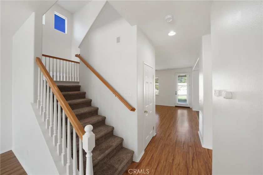 38090 Sherwood Street photo 9