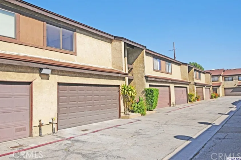 9625 Sylmar Avenue #10 photo 1
