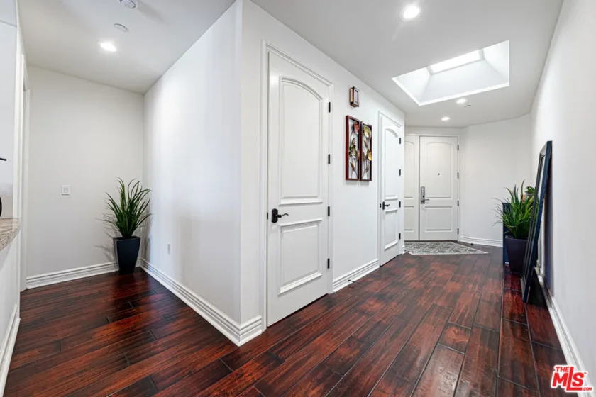 5057 Maplewood Avenue #PH4 photo 24