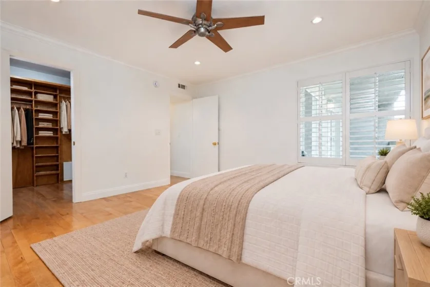 4536 Colbath Avenue #102 photo 7