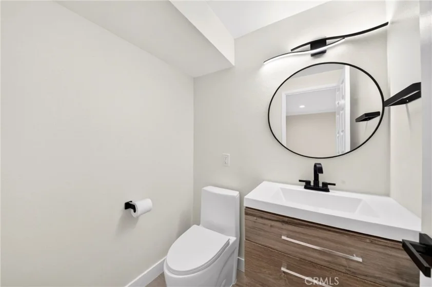 4657 Larwin photo 11
