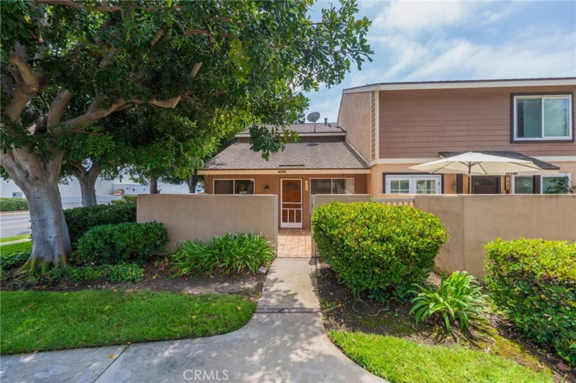 7921 Nomad Circle photo 1