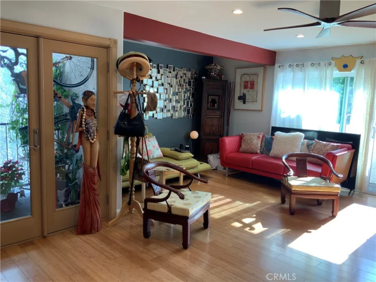 409 Burchett #220 photo 12