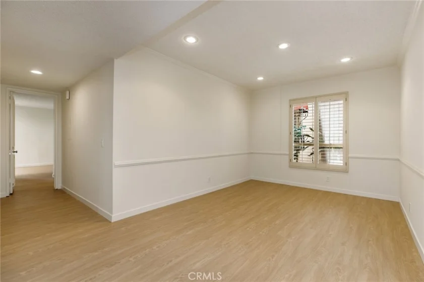 5216 Yarmouth Avenue #105 photo 13