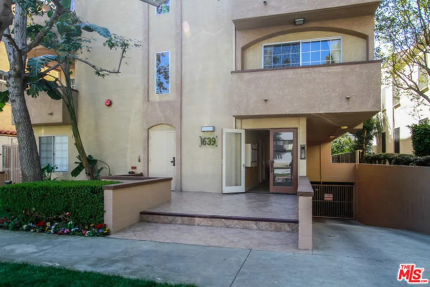 1639 Camden Avenue #102 photo 1