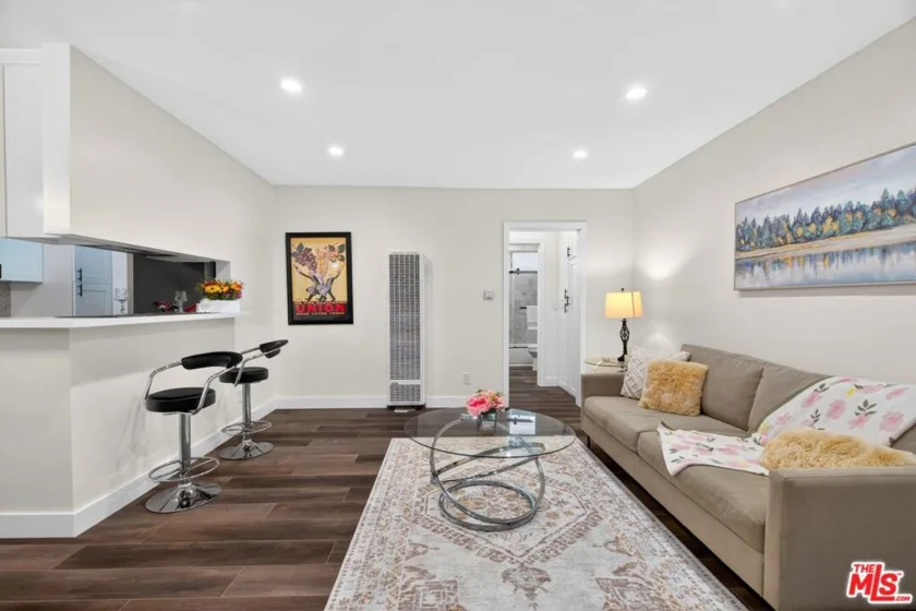 1522 S Centinela Avenue #101 photo 7