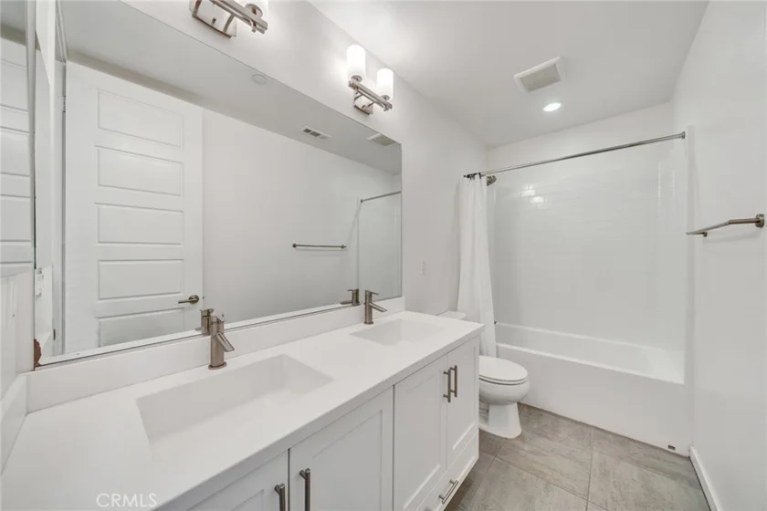 182 Finch photo 23