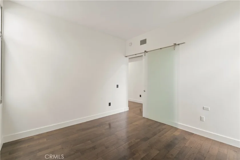 433 Pine #408 photo 19