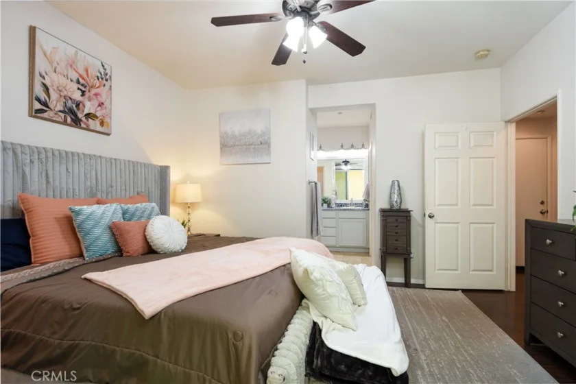44942 Bellflower photo 17