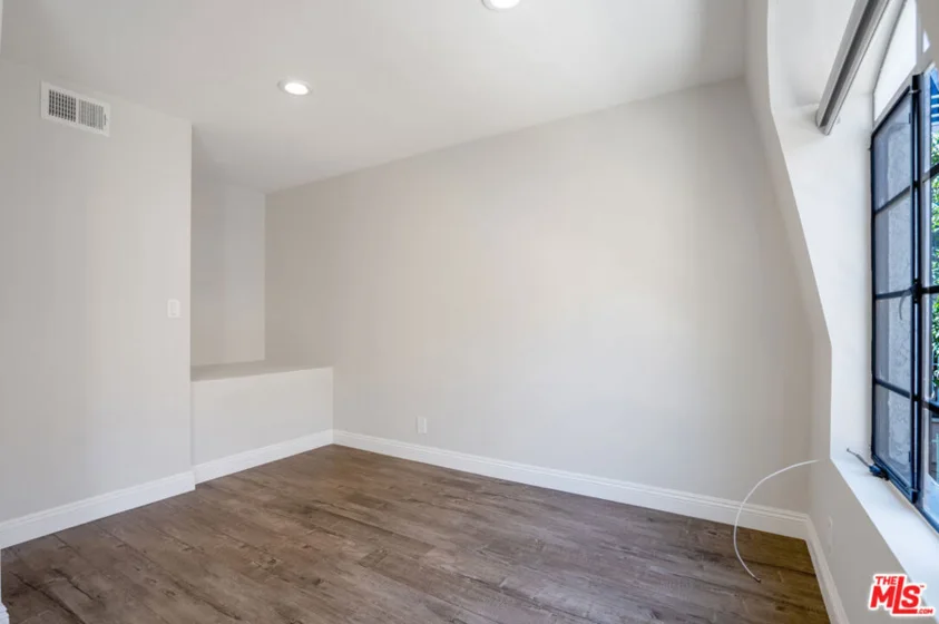 4368 W 8th Street #17 photo 30