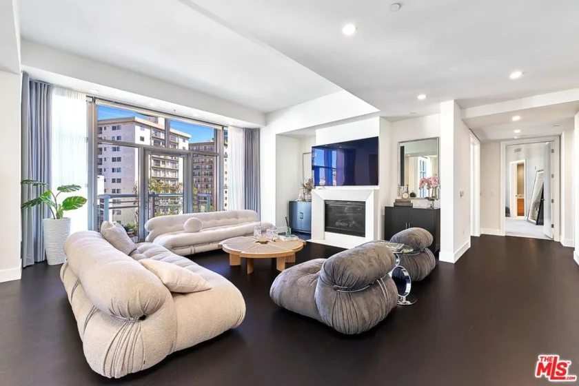 10776 Wilshire Boulevard #603 photo 9