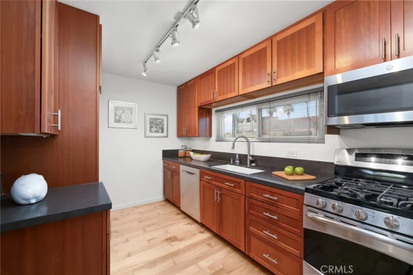 4018 Redwood Avenue #A photo 3