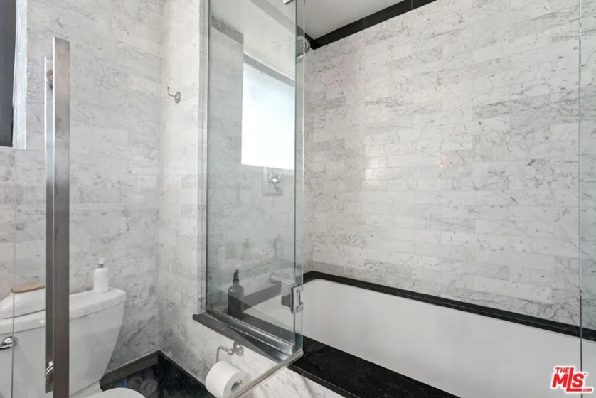 849 S Broadway #1210 photo 40