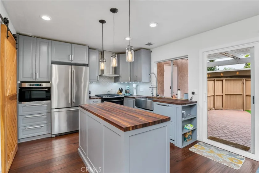 17 Alderwood #2 photo 1